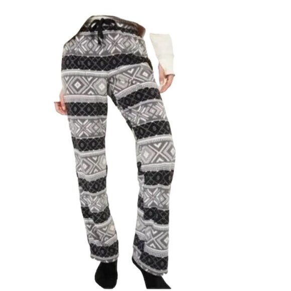 Old Navy NEW Stretch Sleep Pants Microfleece Nordic Pattern with Elastic Waist - Picture 1 of 8
